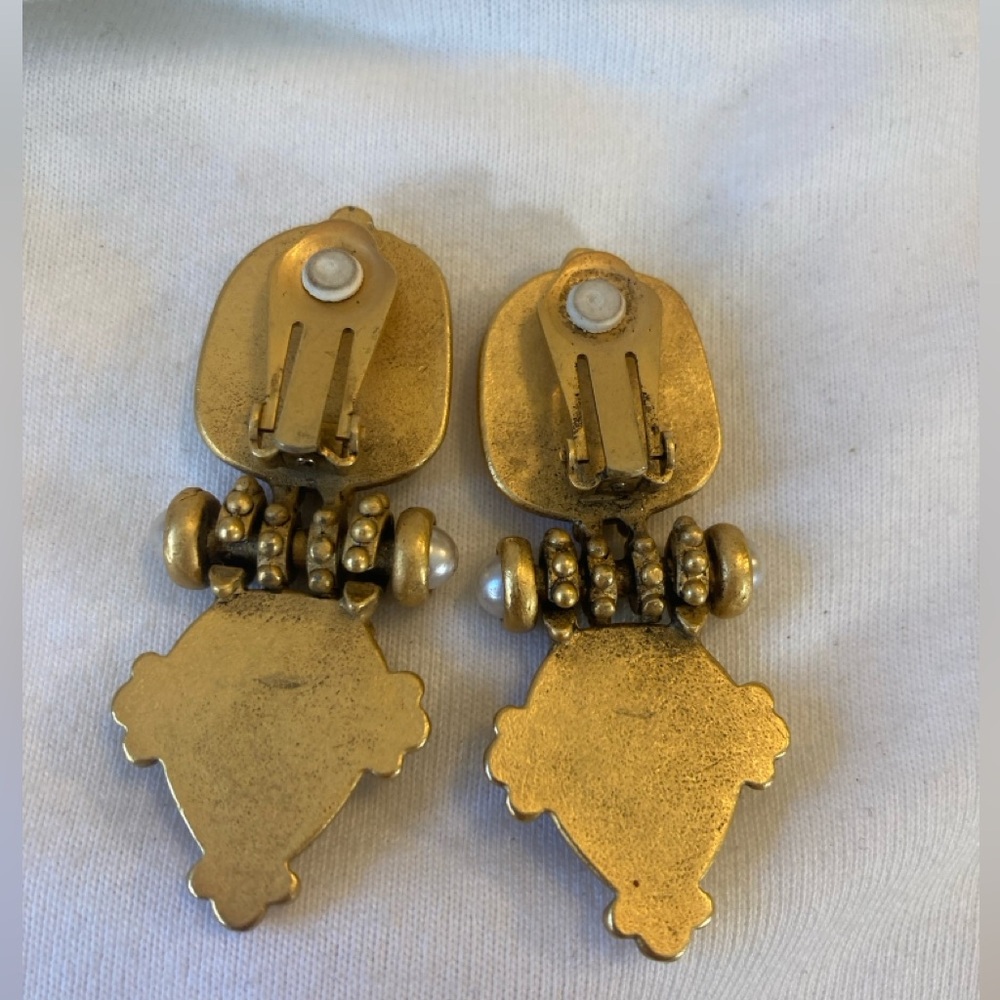Etruscan Inspired Clip Earrings Faux Coin Neo Classical Vintage Intaglio Cameo - Picture 9 of 9